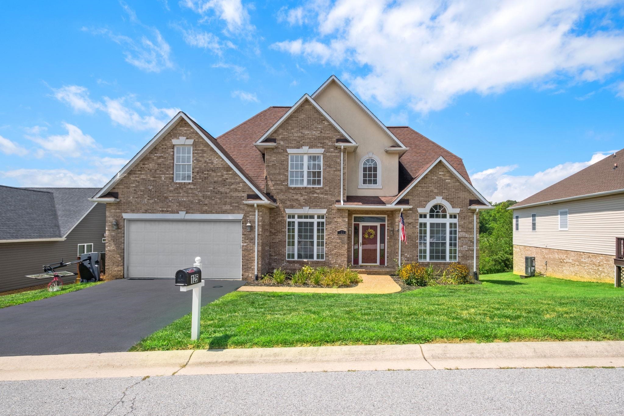 125 SHAWN CIR