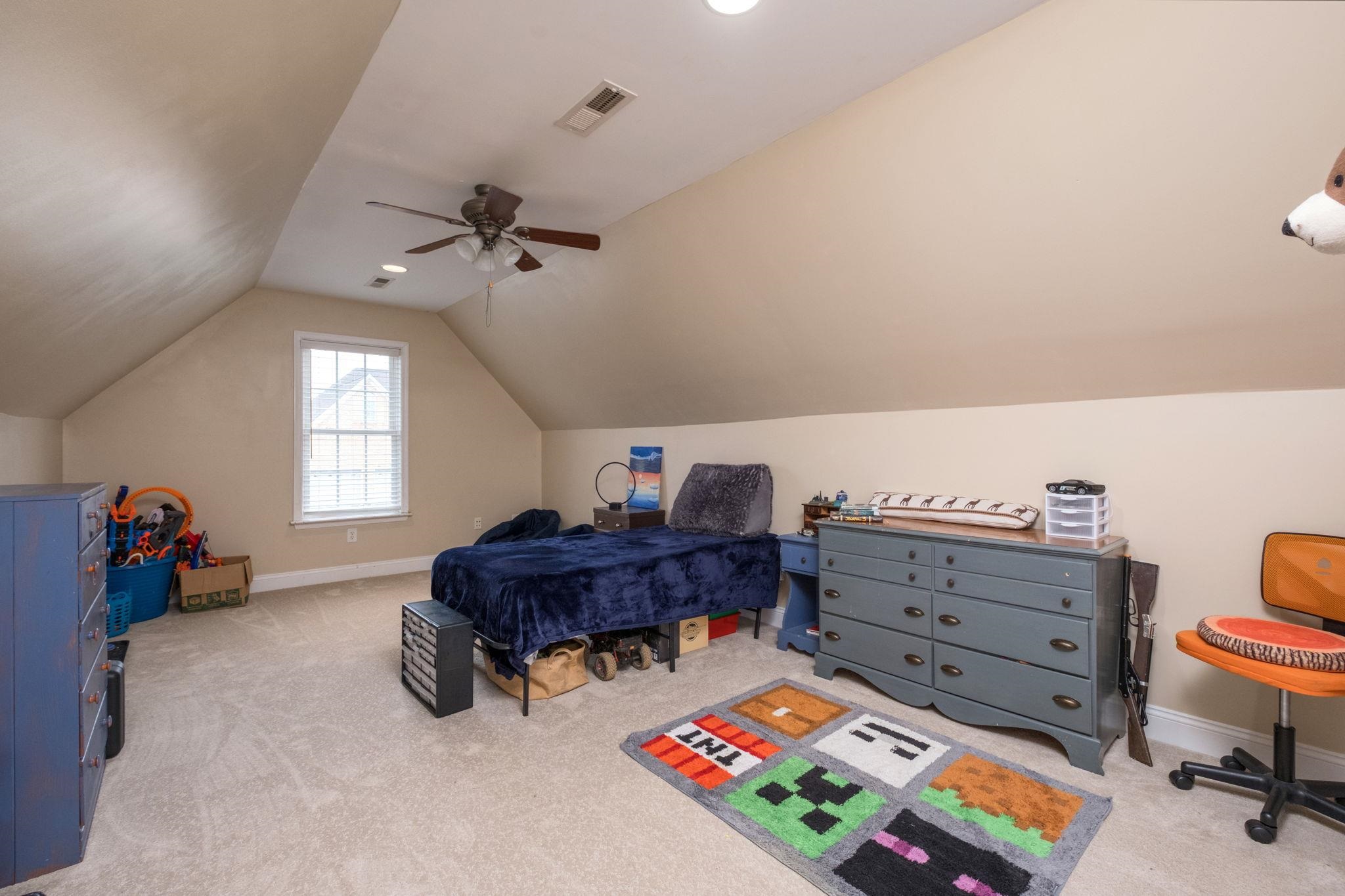 125 SHAWN CIR