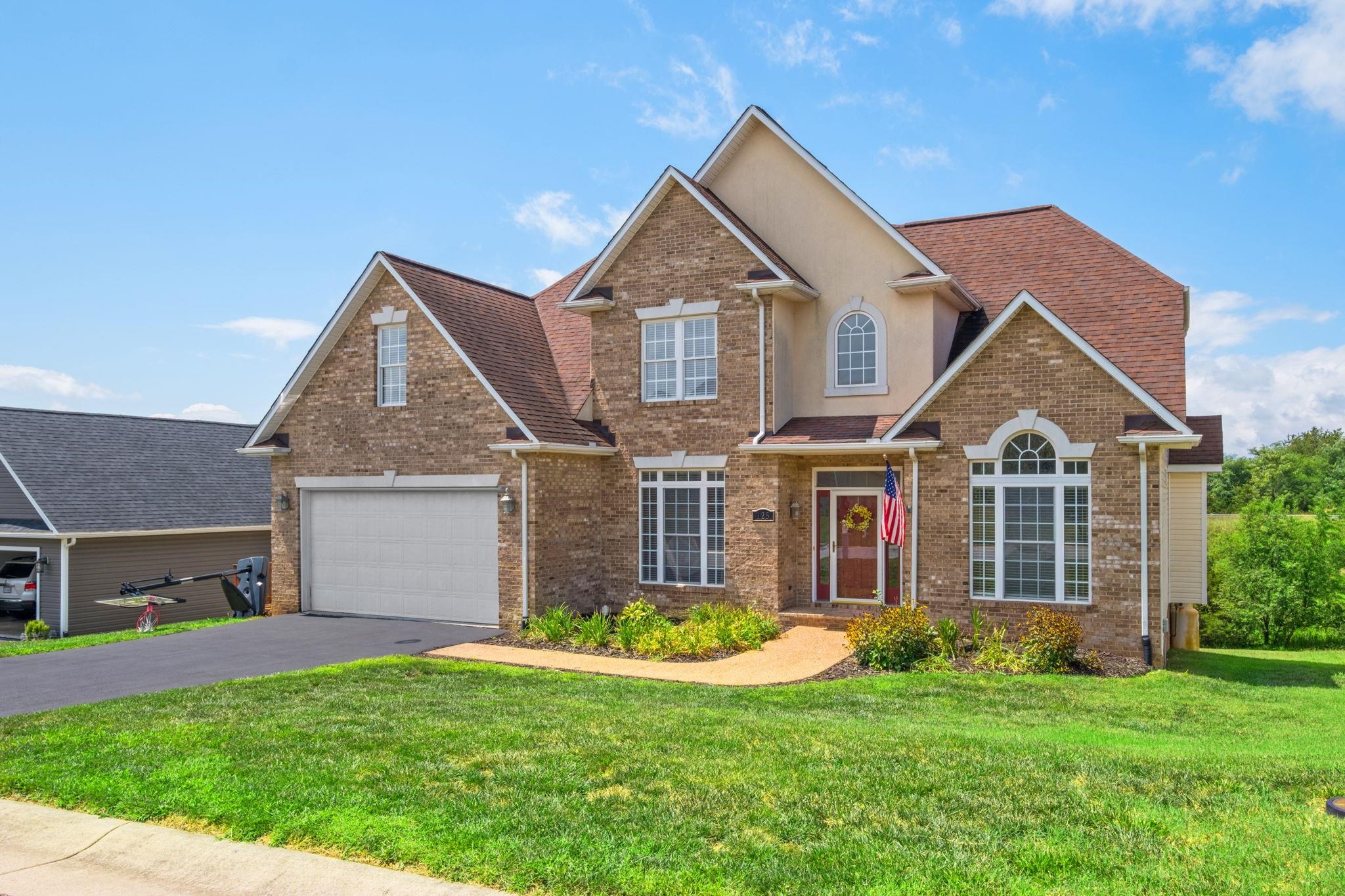 125 SHAWN CIR