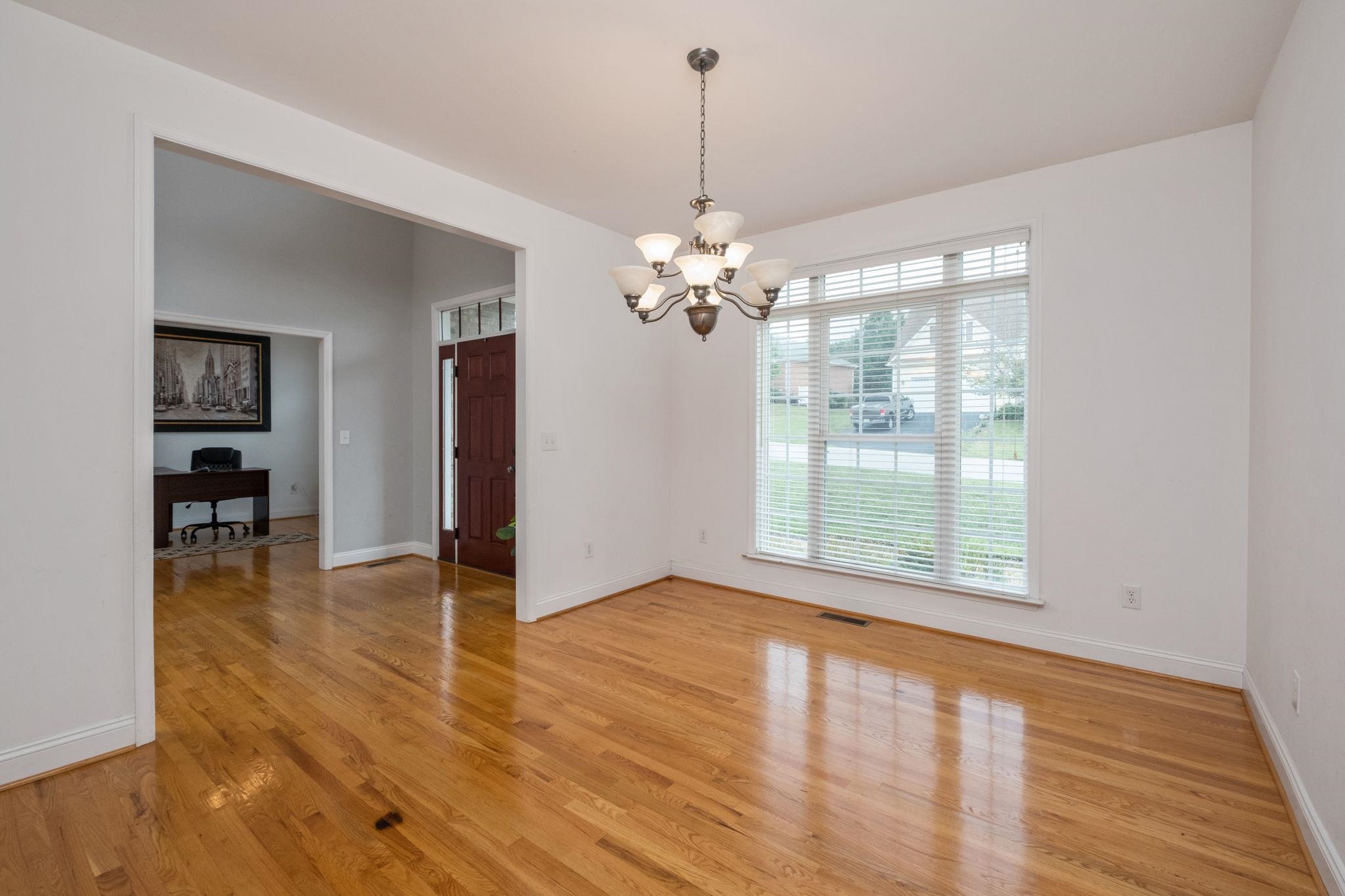 125 SHAWN CIR