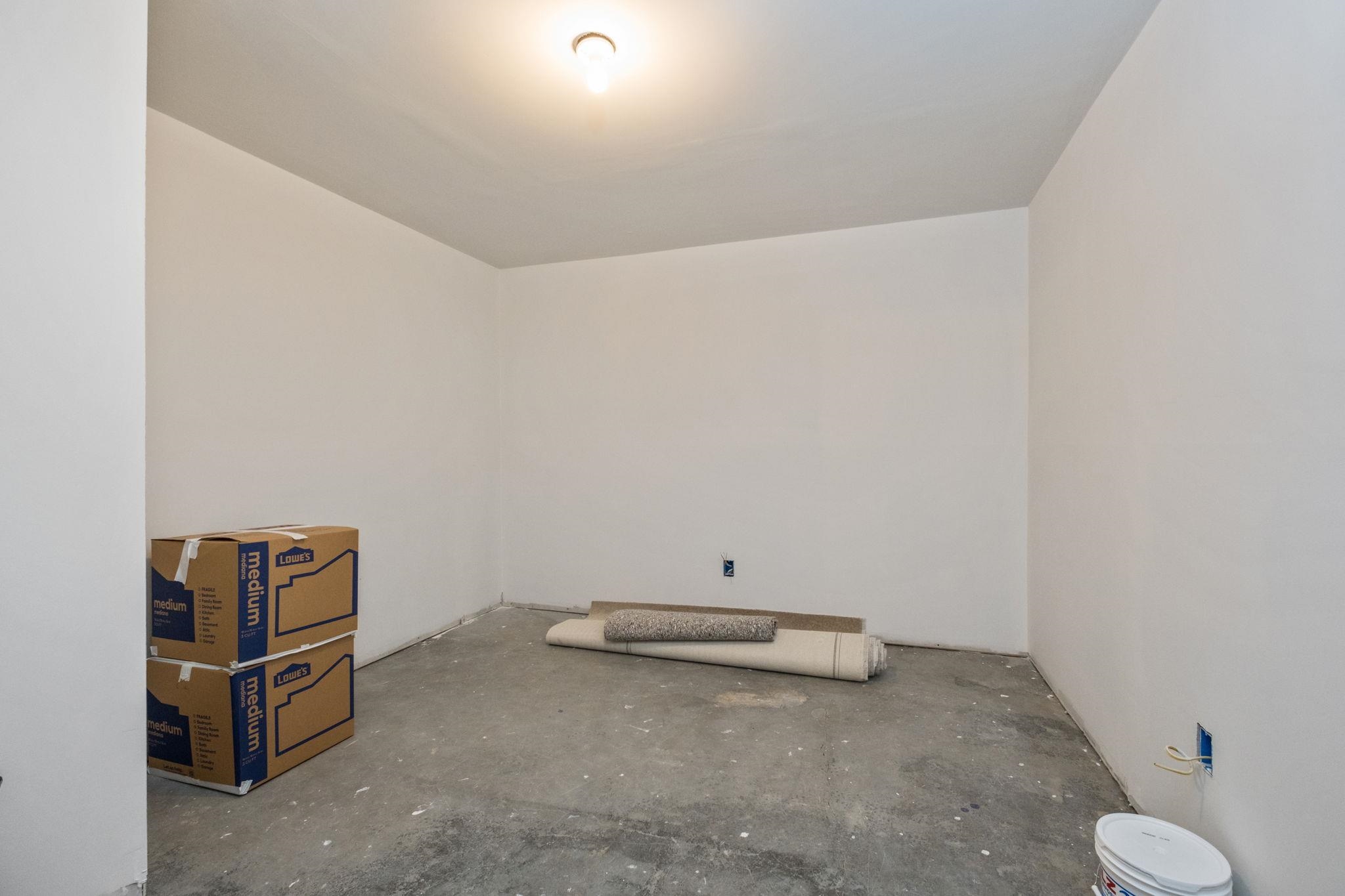 125 SHAWN CIR