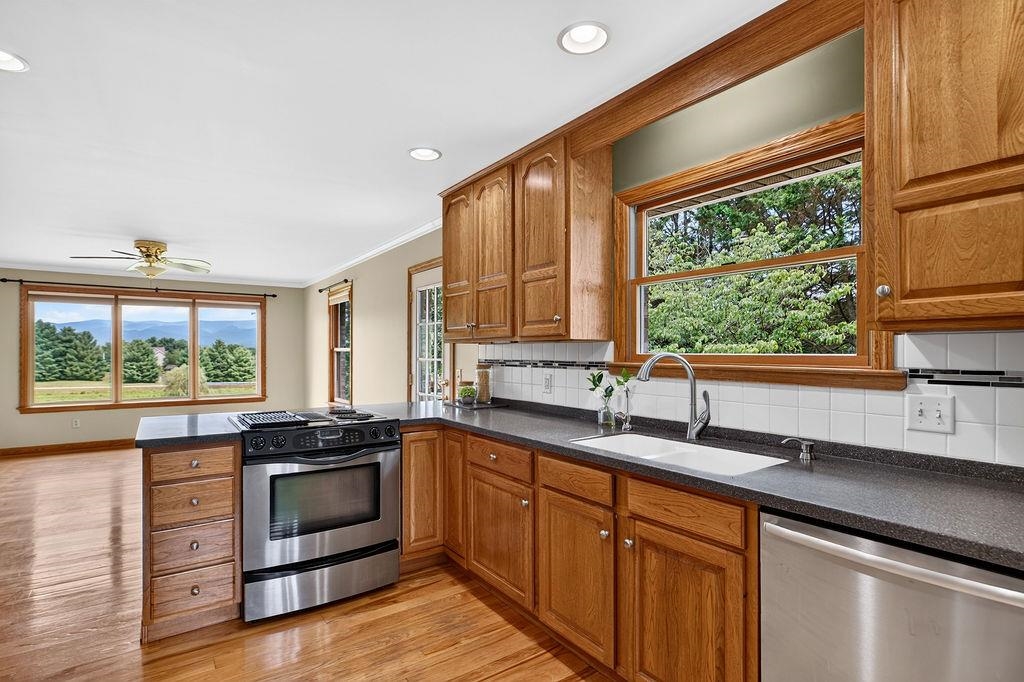 1446 ROCKFISH RD