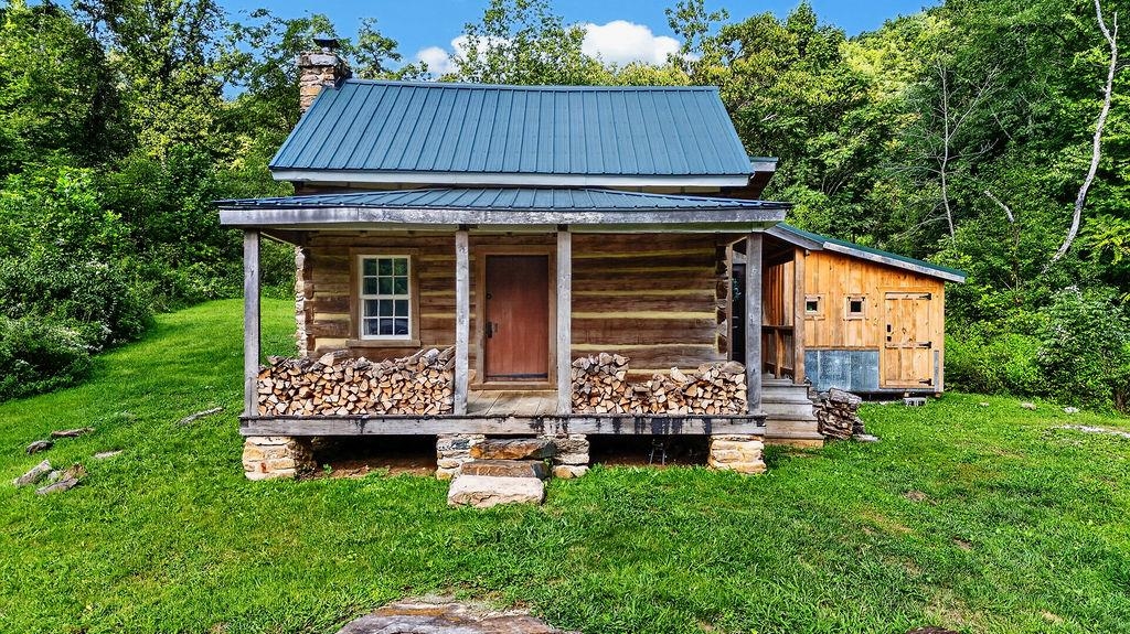 47 ROOSTER RIDGE RD
