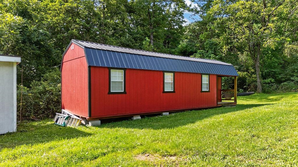 47 ROOSTER RIDGE RD