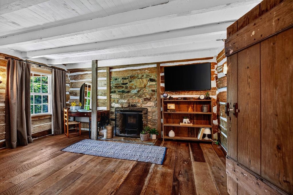 47 ROOSTER RIDGE RD