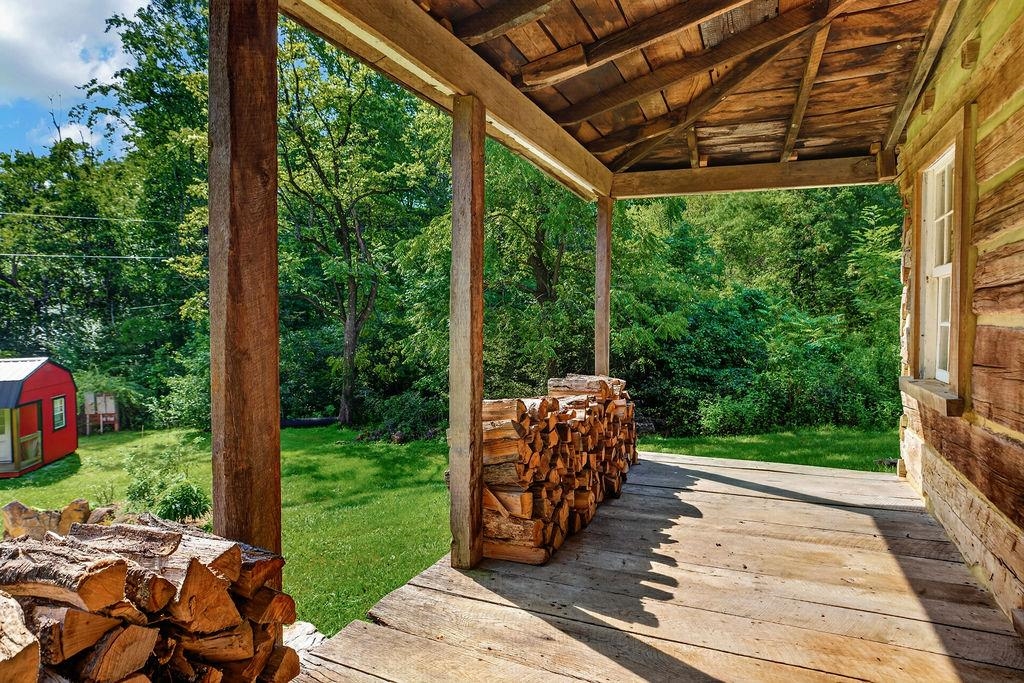 47 ROOSTER RIDGE RD
