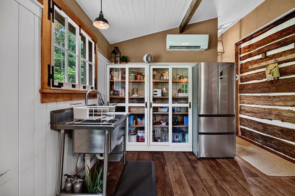 47 ROOSTER RIDGE RD