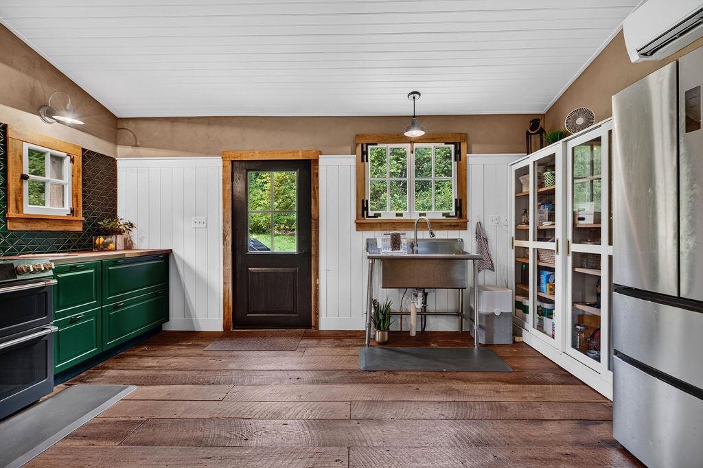 47 ROOSTER RIDGE RD