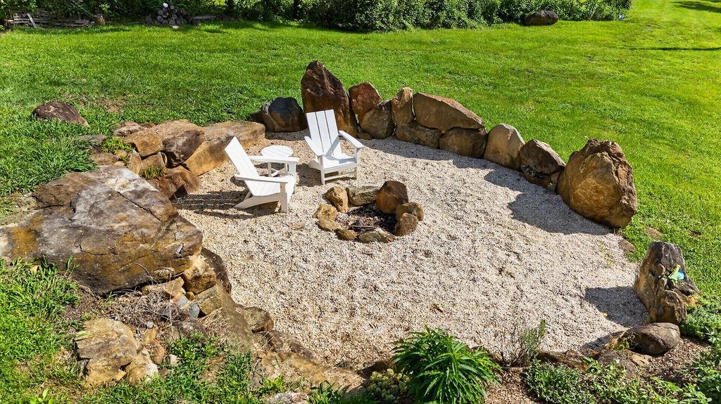 47 ROOSTER RIDGE RD