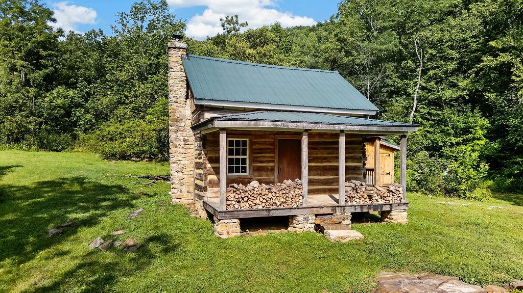 47 ROOSTER RIDGE RD