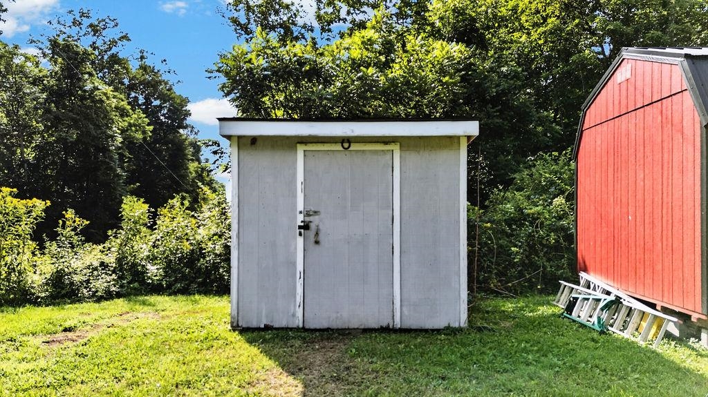 47 ROOSTER RIDGE RD