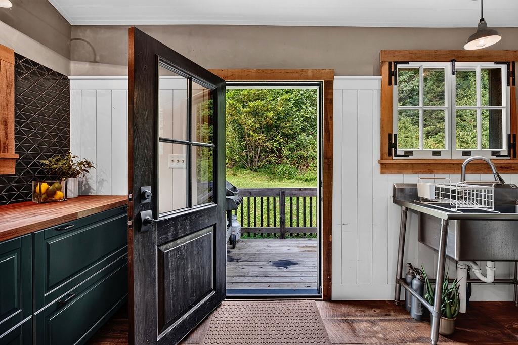 47 ROOSTER RIDGE RD