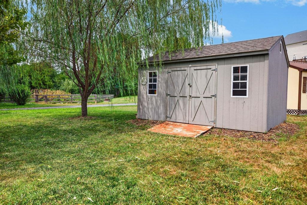 19 ASHLAR CT