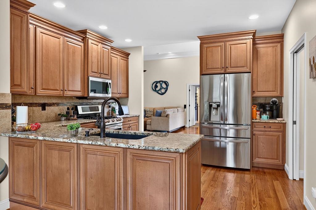 19 ASHLAR CT