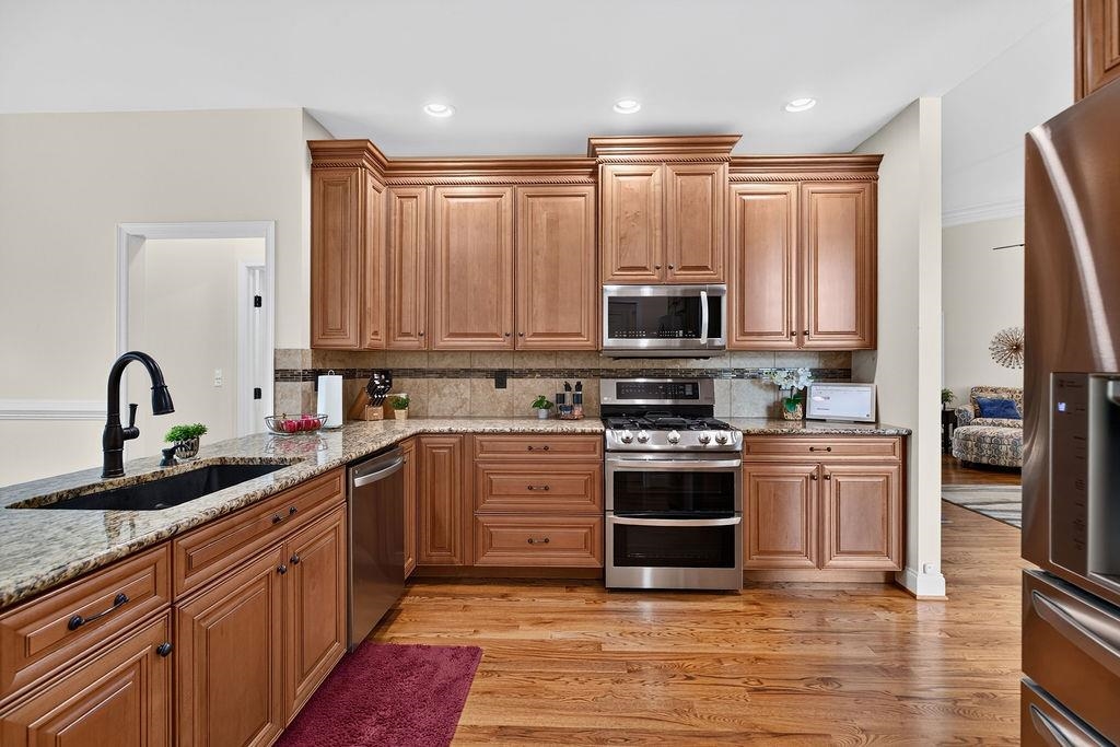 19 ASHLAR CT