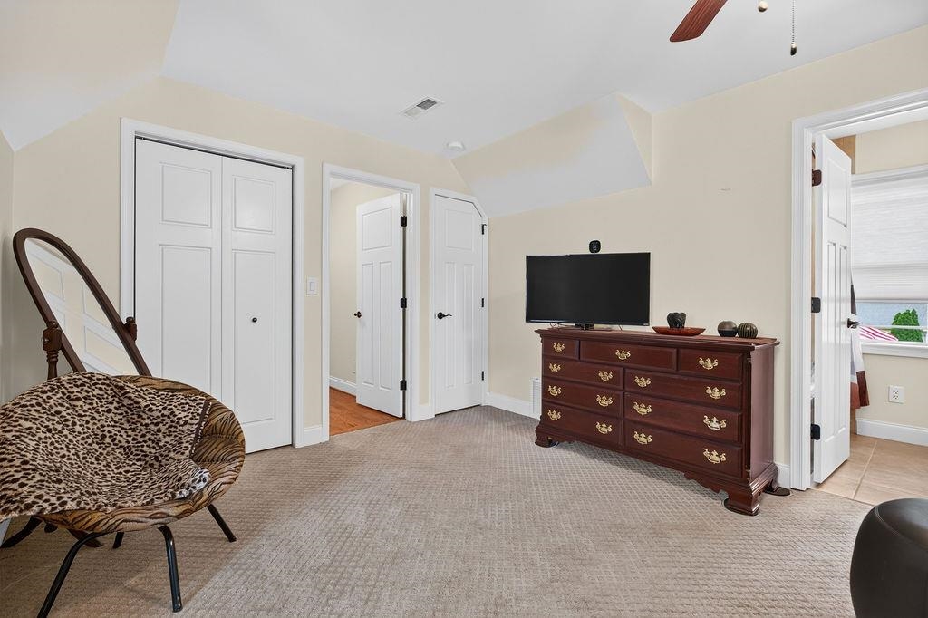 19 ASHLAR CT