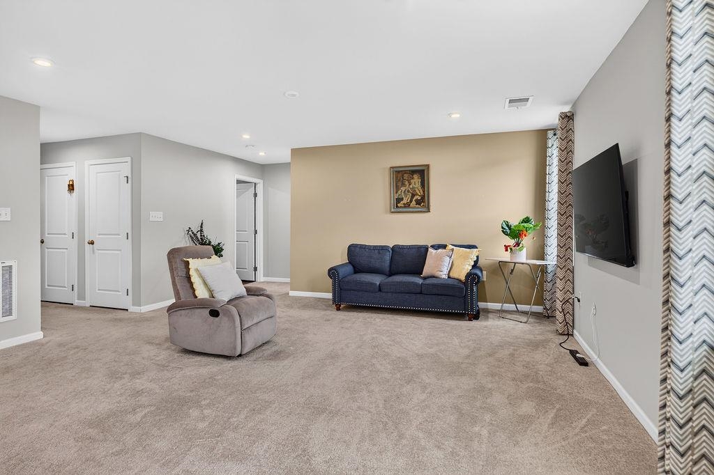 105 WHITE BIRCH RD