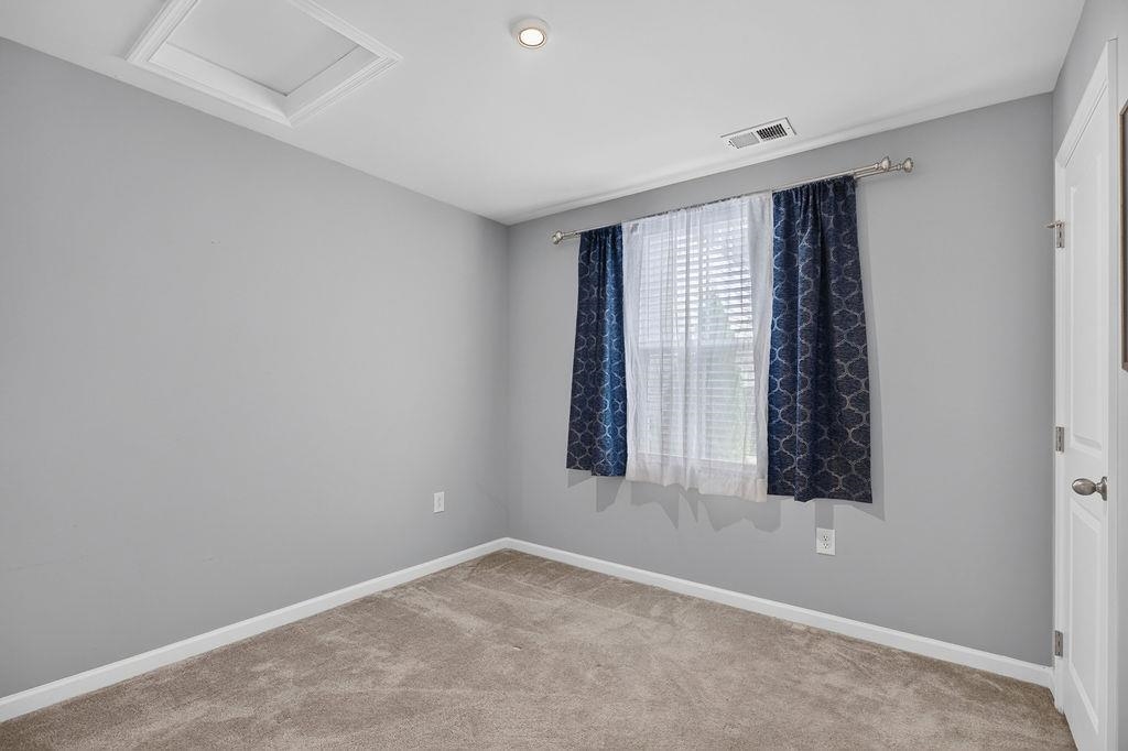 105 WHITE BIRCH RD