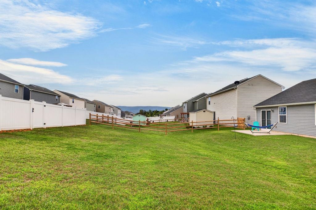 105 WHITE BIRCH RD