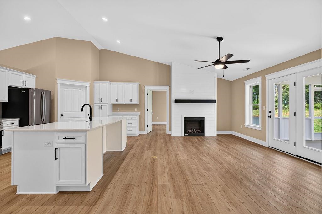 220 LANGLEY DR
