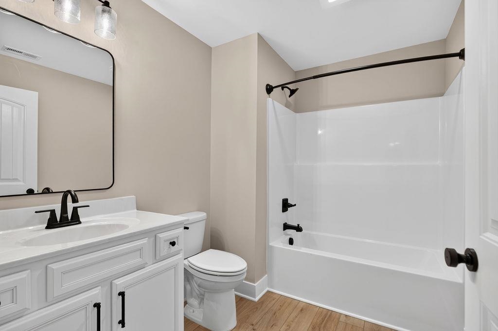 220 LANGLEY DR