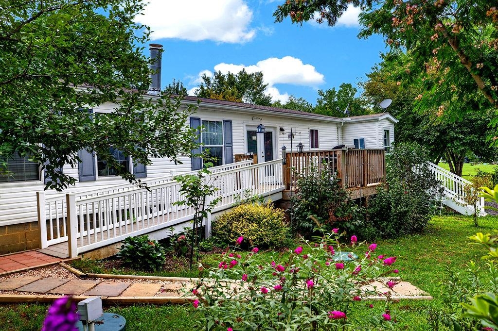 52 CLOVERDALE LN