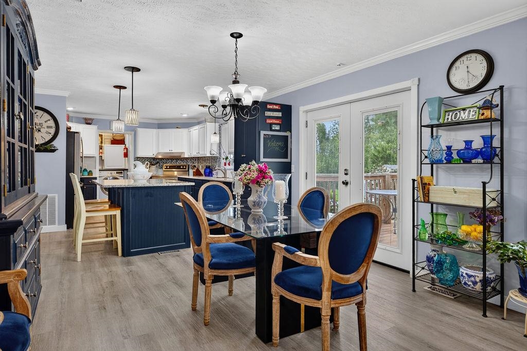 52 CLOVERDALE LN