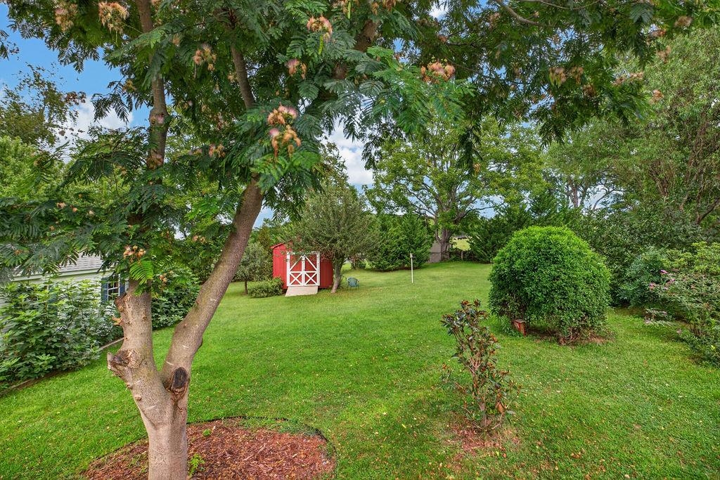 52 CLOVERDALE LN