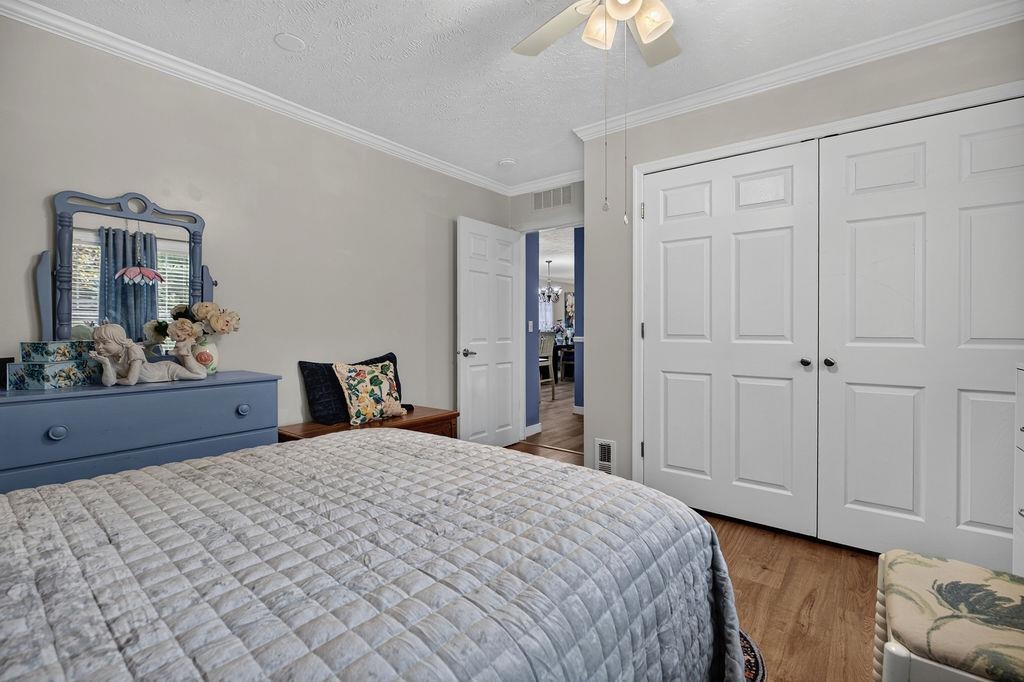 52 CLOVERDALE LN