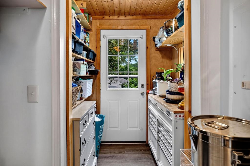 52 CLOVERDALE LN