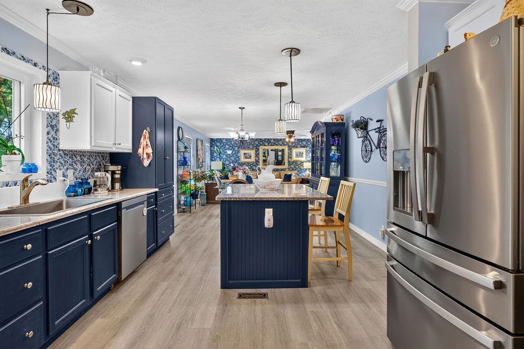 52 CLOVERDALE LN