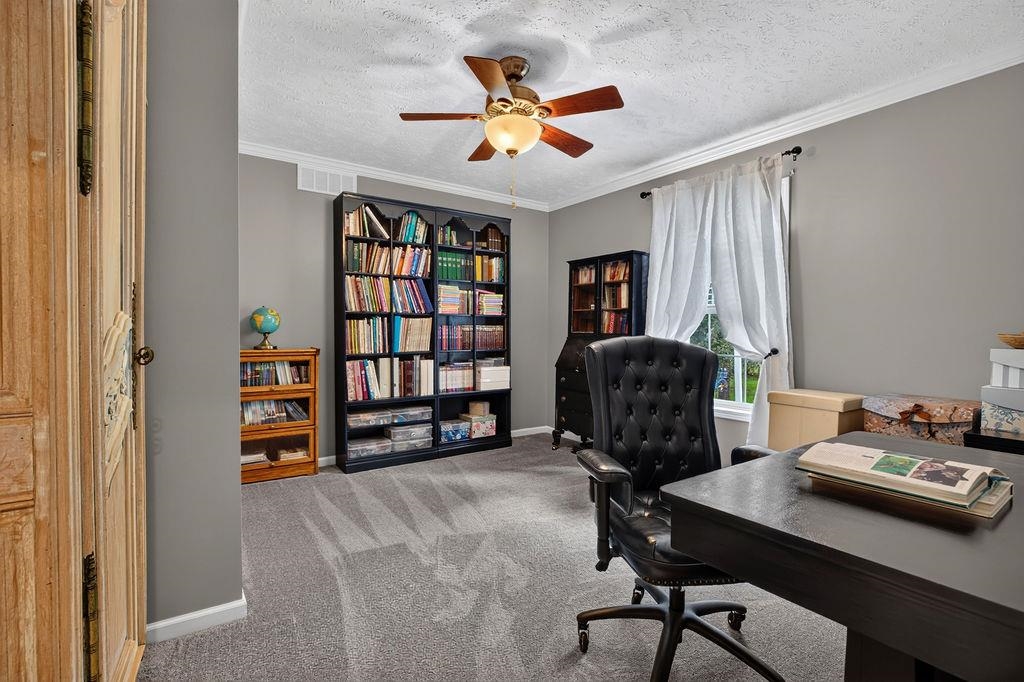 52 CLOVERDALE LN