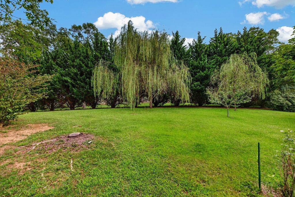 52 CLOVERDALE LN