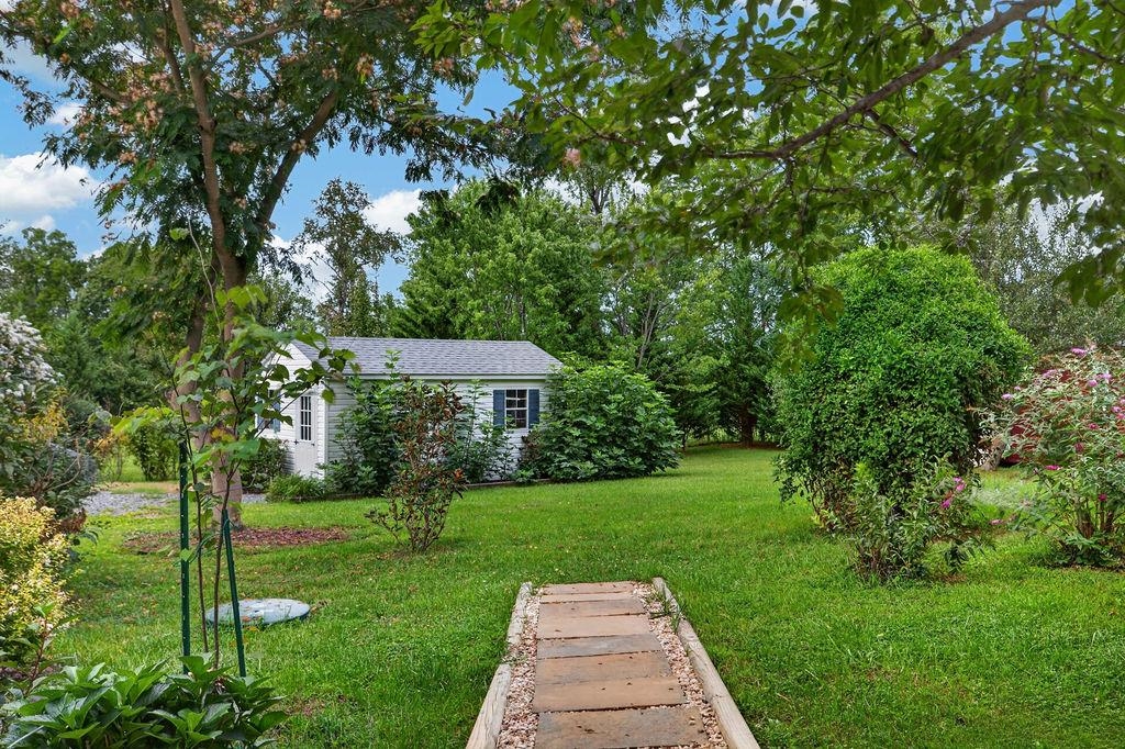 52 CLOVERDALE LN