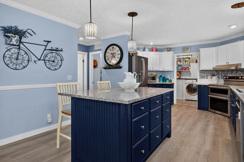 52 CLOVERDALE LN