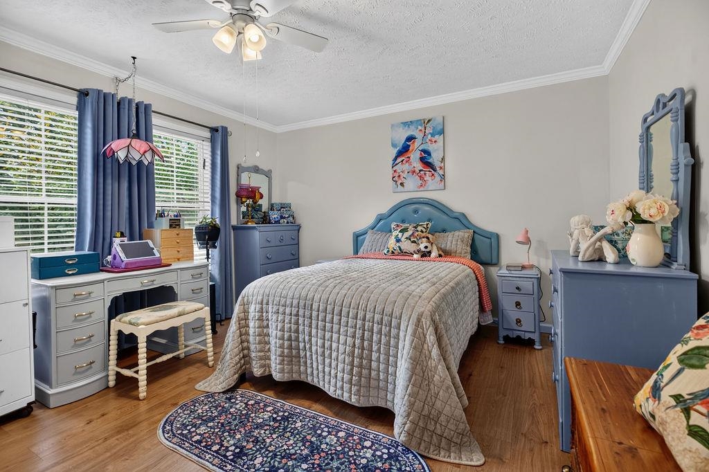 52 CLOVERDALE LN