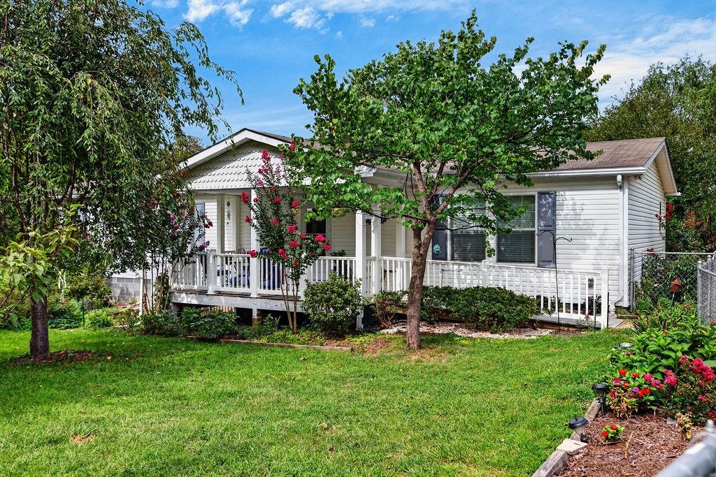 52 CLOVERDALE LN
