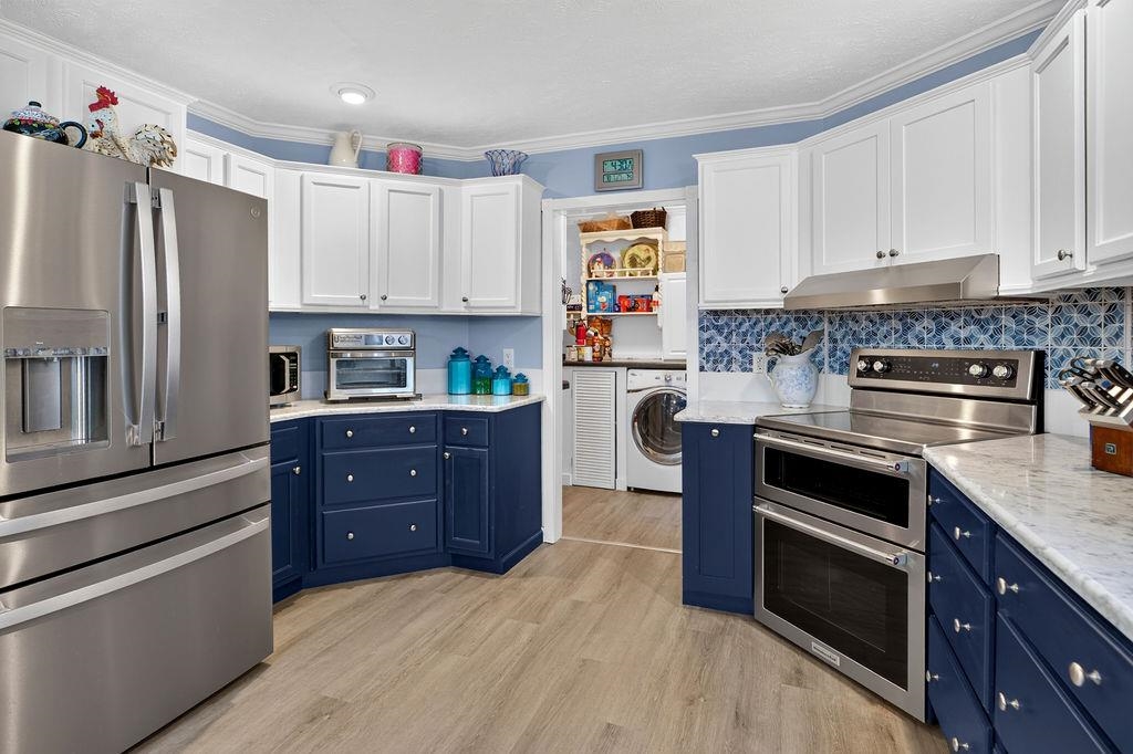 52 CLOVERDALE LN