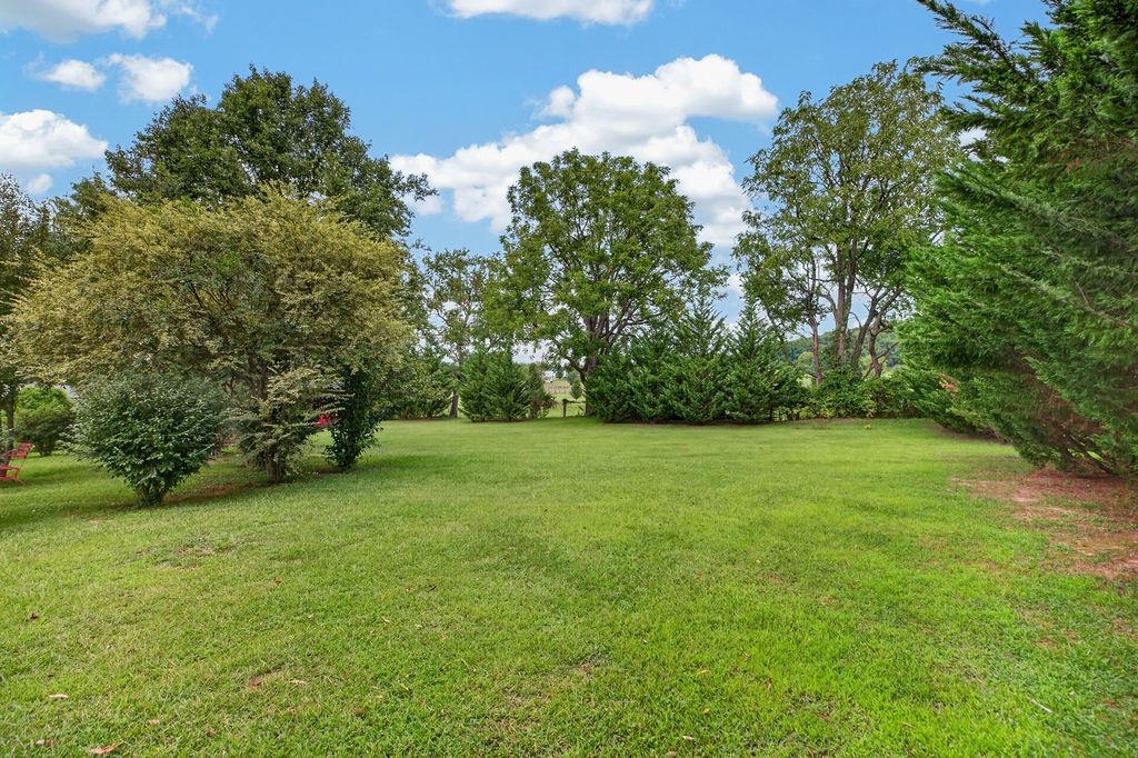 52 CLOVERDALE LN