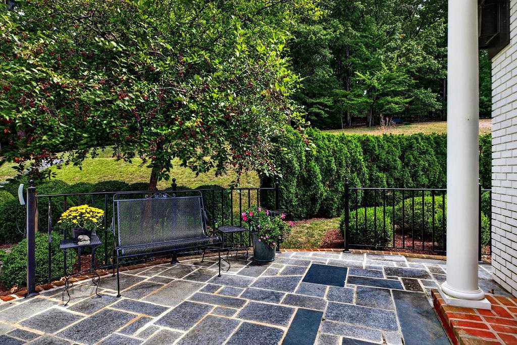 1431 DOGWOOD RD