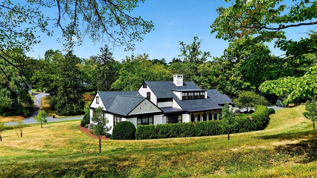 1431 DOGWOOD RD
