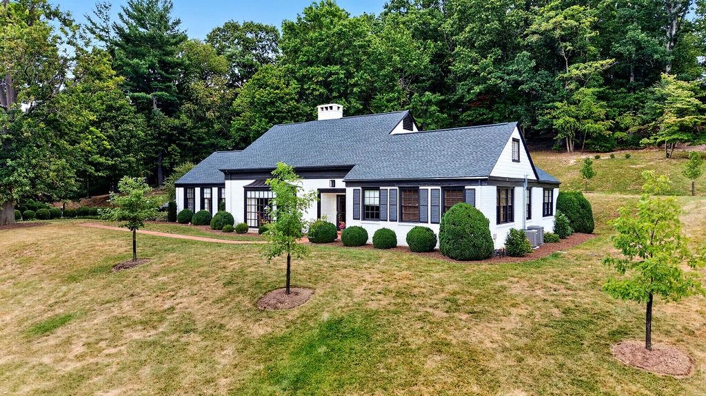 1431 DOGWOOD RD