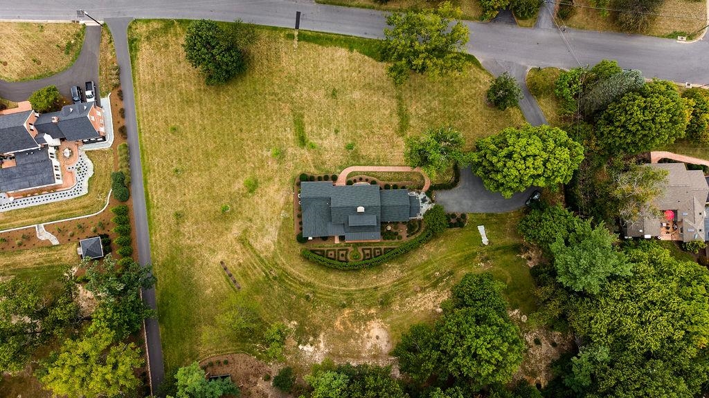 1431 DOGWOOD RD
