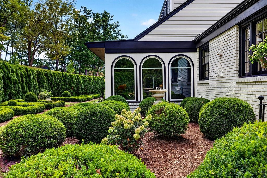 1431 DOGWOOD RD
