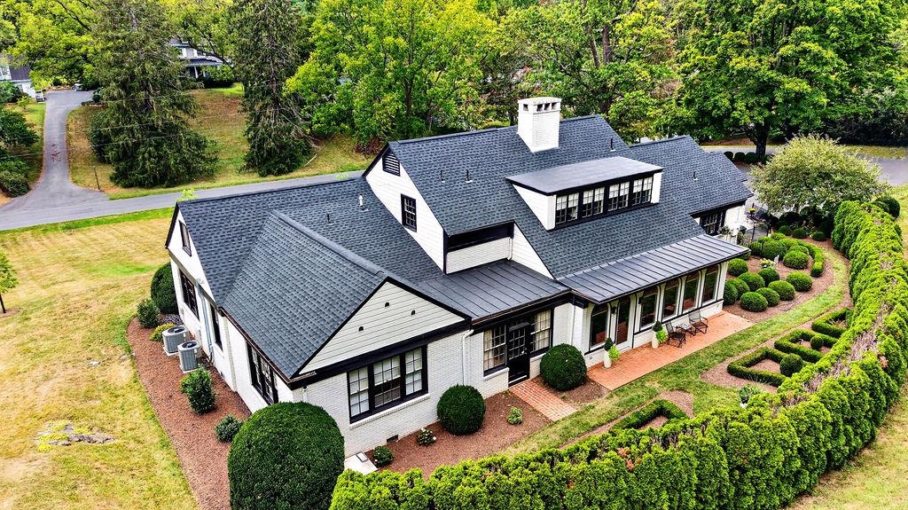 1431 DOGWOOD RD