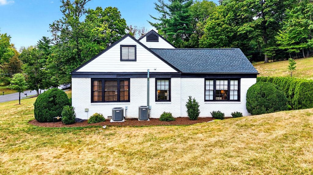 1431 DOGWOOD RD