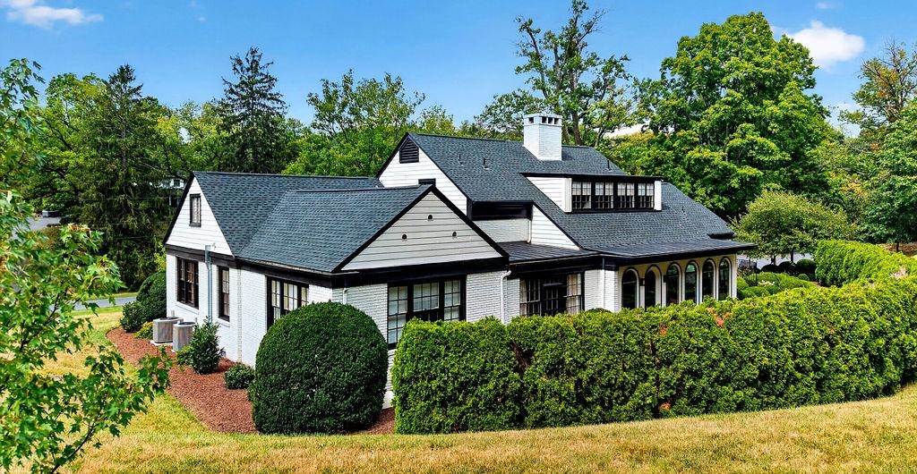 1431 DOGWOOD RD