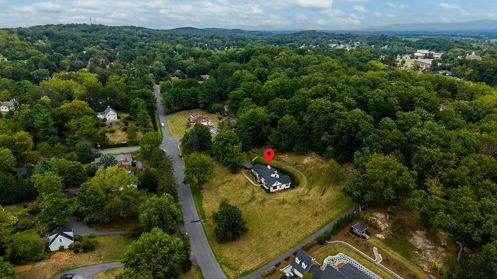 1431 DOGWOOD RD