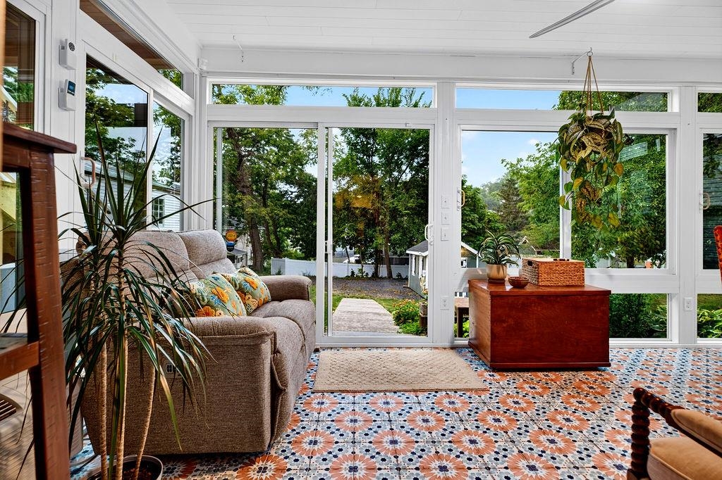 26 LAKE AVE