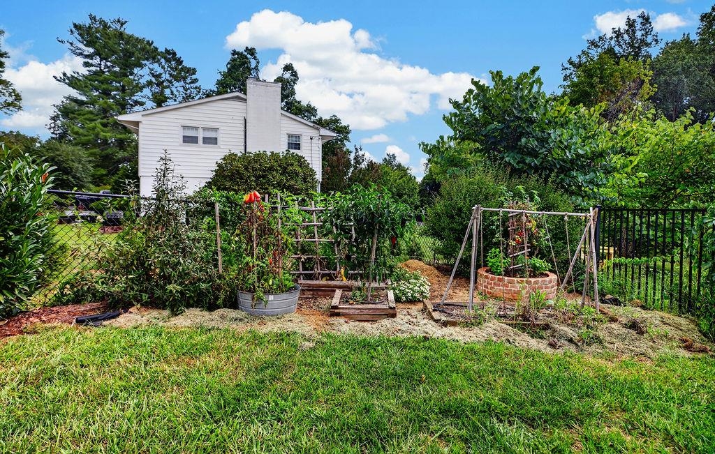 1817 CHEROKEE RD